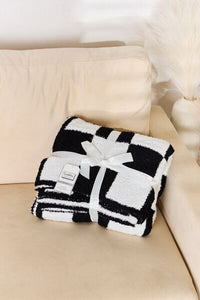 Cuddley Checkered Decorative Throw Blanket**