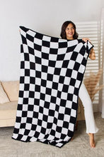 Cuddley Checkered Decorative Throw Blanket**