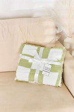 Cuddley Checkered Decorative Throw Blanket**